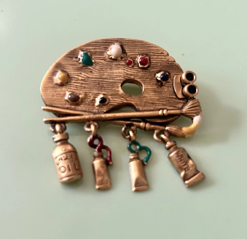 Broche prendedor forma paleta artista colgante tono dorado Danecraft de colección J17 Foto 4 de 4