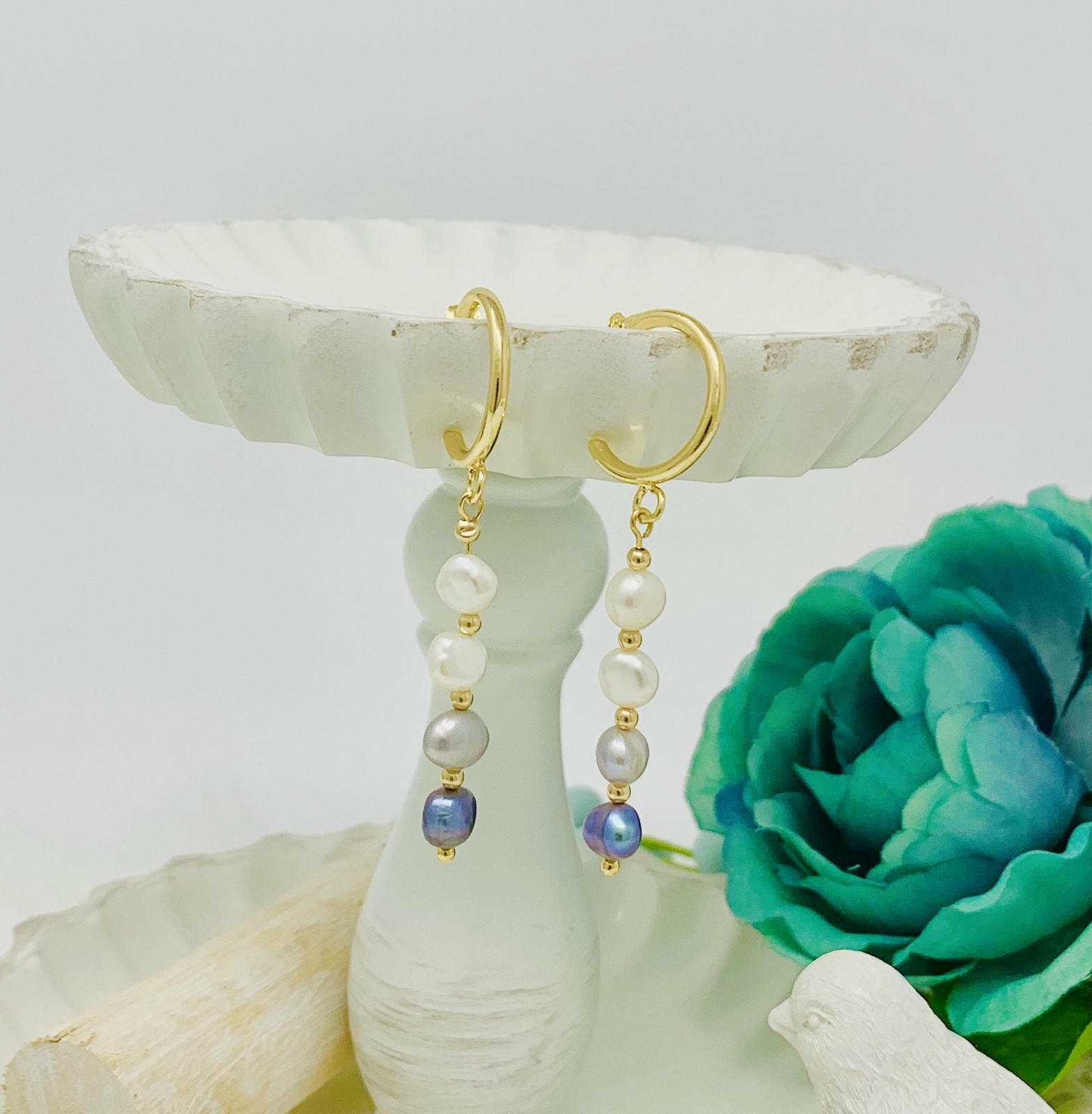 Elegant Pearl Hoop Earrings for Timeless Style-image
