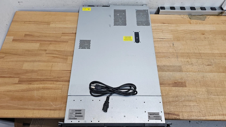 Servidor HP Proliant DL360 G7 579236-001 X5670 con (4) unidades SAS de 900 GB USADO Foto 2 de 4