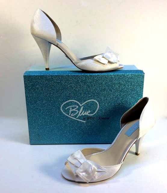 betsey johnson kitten heels