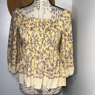 Rabbit Rose M square neckline smocked pleated elastic puff sleeve crop tunic ￼￼