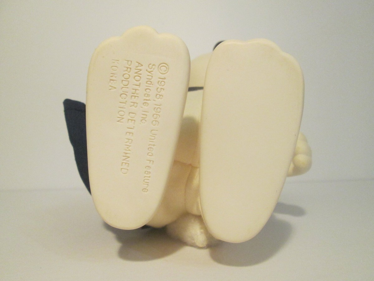 Vintage Peanuts Snoopy Tennis Player 8'' Doll Figure Vintage Peanuts Snoopy Tennis Player 8'' Doll Figure