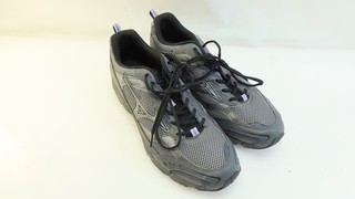 Mizuno MXR Sneaker Gr 46 neuwertig NEUPREIS 120 EURO Grau Silber Retro Running
