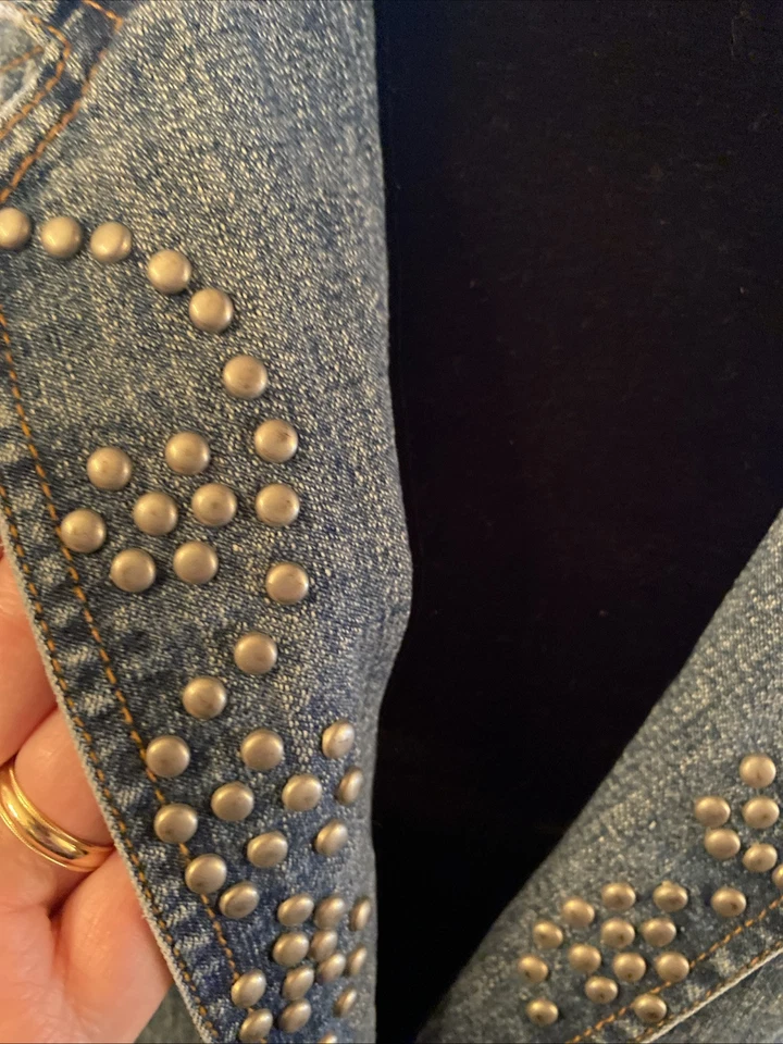 Squeeze Jeans- Women’s 22/24 Vintage Studded Denim-jacket Blazer- EUC Studded - Image 3 of 4