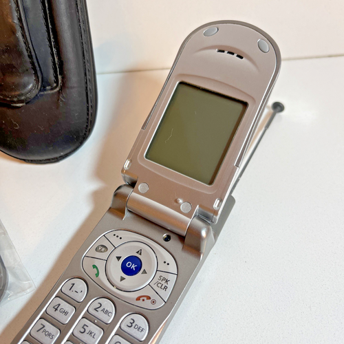RETRO Flip Phone Audiovox CDM-8500VM , Sealed Battery, & Belt Clip Case VIRGIN - Picture 3 of 15