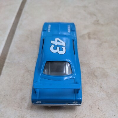 Racing Champions 1992 Plymouth by Petty 1970 Superbird 426 CI #43