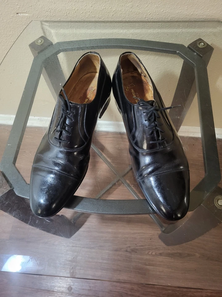 Zapatos Regal de cuero negro para hombre. Talla 12D, el estado es muy bueno. Foto 2 de 4