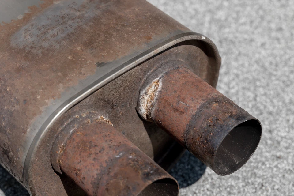 Оригинальный центральный глушитель выхлопа резонатор Porsche Panamera GTS 2010-2016 годов выпуска - Изображение 3 из 4