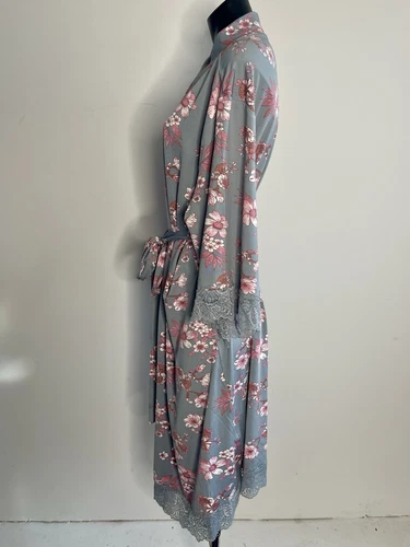 CITY CHIC Zora Floral Robe Grey Plus Size M BNWT [RRP $99.95] - Picture 4 of 11