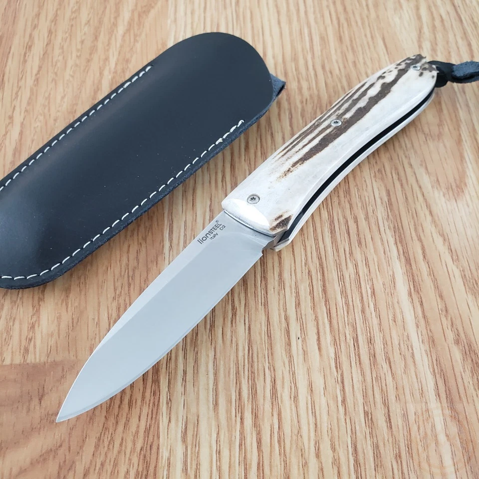 Cuchillo Plegable LionSTEEL Opera 3" Acabado Satinado D2 Herramienta Hoja de Acero Mango de Ciervo Foto 2 de 4