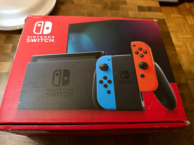 Nintendo Switch Console Neon Red/Blue Joy-Con w/ Dock & Box 32GB 1080p