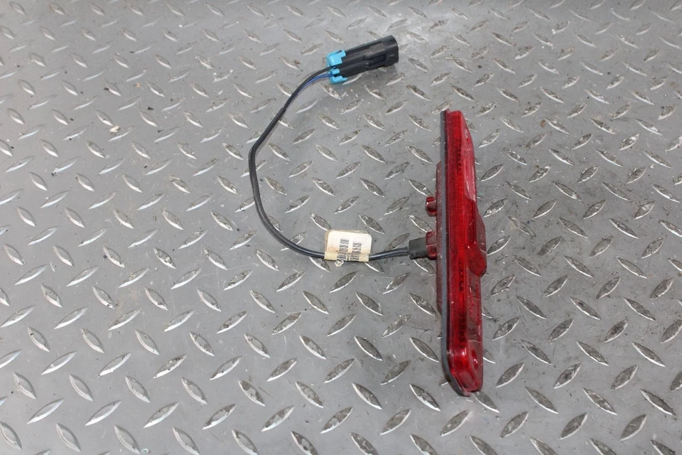 03-09 Hummer H2 Rear Quarter Right RH Or Left LH Side Marker Light Lamp Lens OEM - Image 4 of 4