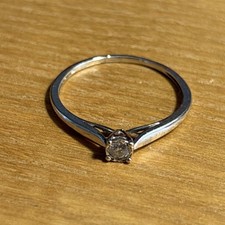 bague solitaire or blanc 18 carats et diamant