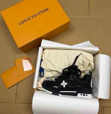 Louis Vuitton Skate Men s Low Top Lace Up Sneaker Black/White Logo NIB