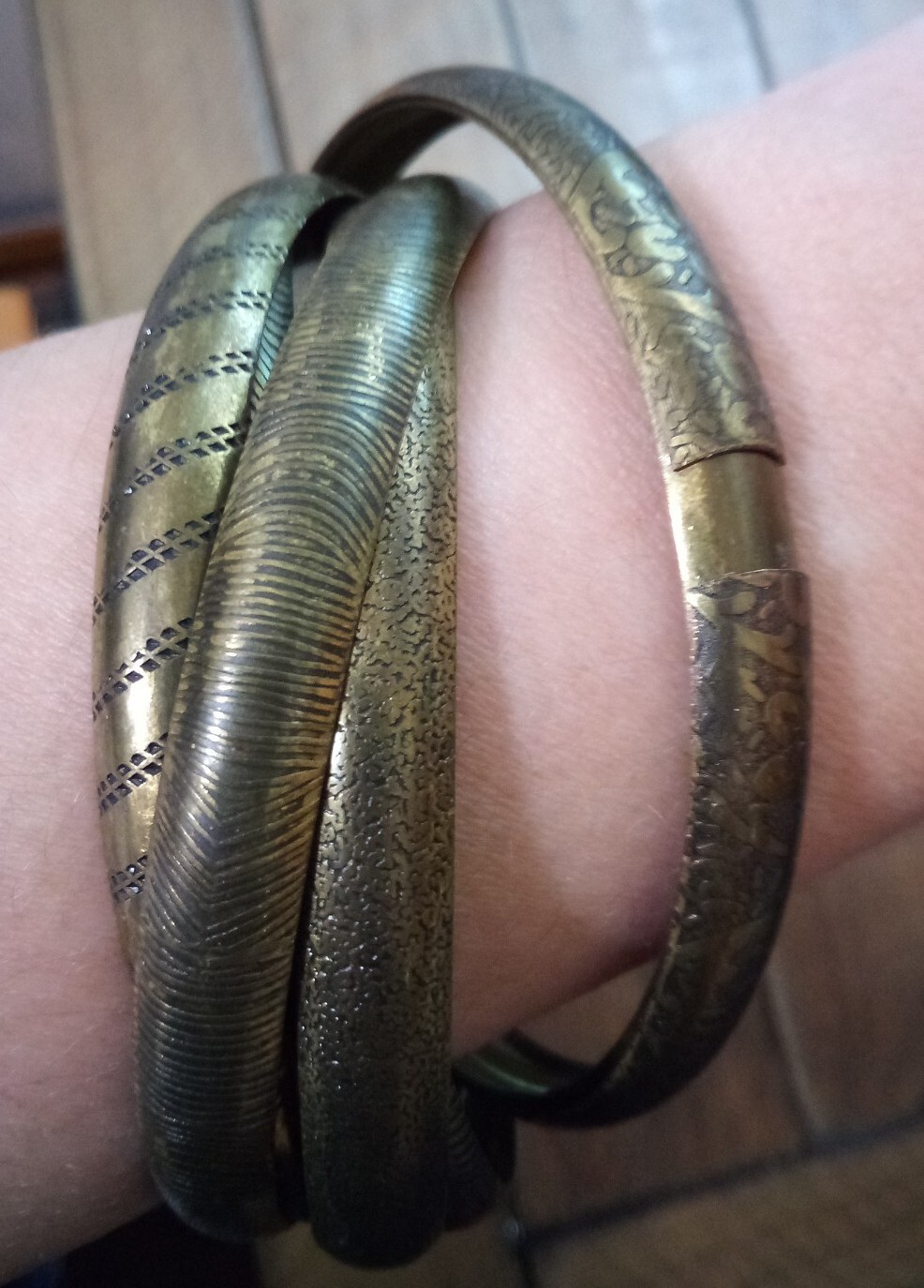 Interlocking Connected Textured Bangle Bracelets … - image 4