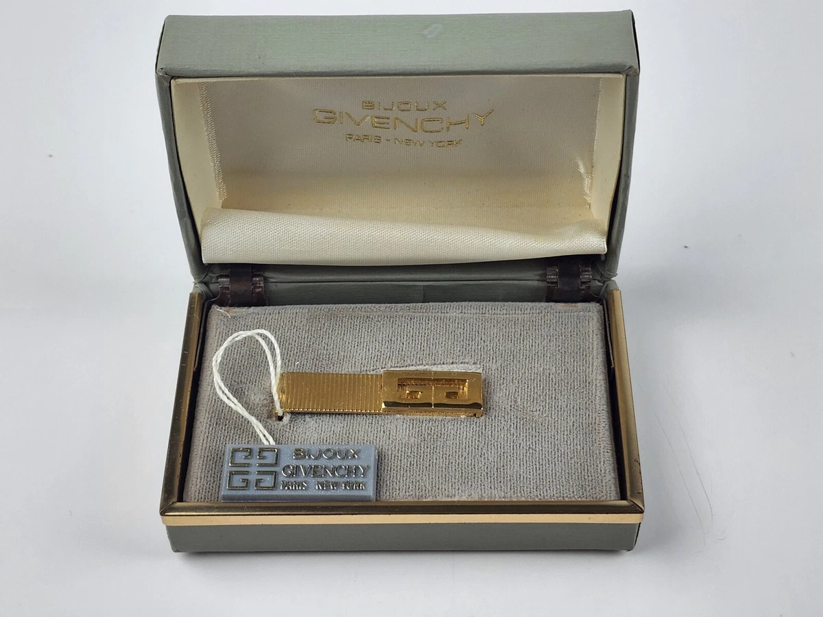 Givenchy Bijoux Men's Tie Bar / Tie Clip Logo Gold tone New in box 1-3/4  length