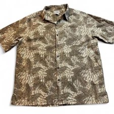 L.L. Bean Hawaiian casual summer beach button shirt size large.