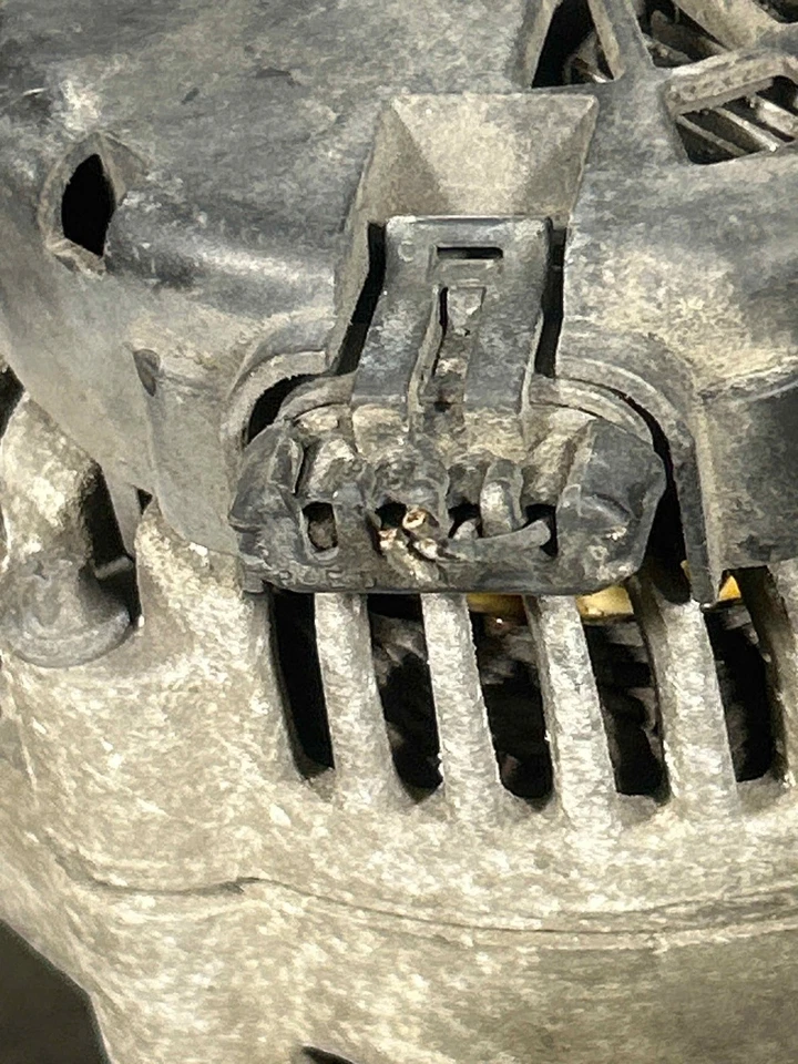 Fits 2002-2005 Chevy Silverado Alternator OEM:19151898 Foto 4 de 4