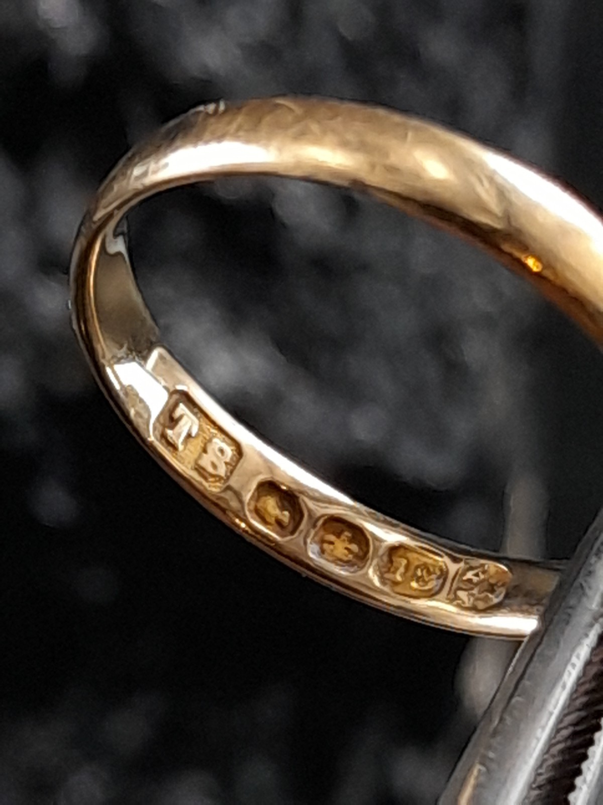 18ct gold Victorian wedding ring original Box Size M, 1.82g Newcastle Assay Rare image 4