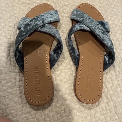 Mystique Women's  Sandals Size9 Blue velvet crisscross NWOB