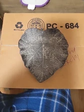 VINTAGE McCLELLAND BARCLAY LEAF TRAY DISH SOLID BRONZE .