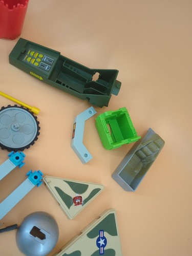 Vintage Fisher Price Construx Military Playset Parts & Pieces w Others - Picture 3 of 9