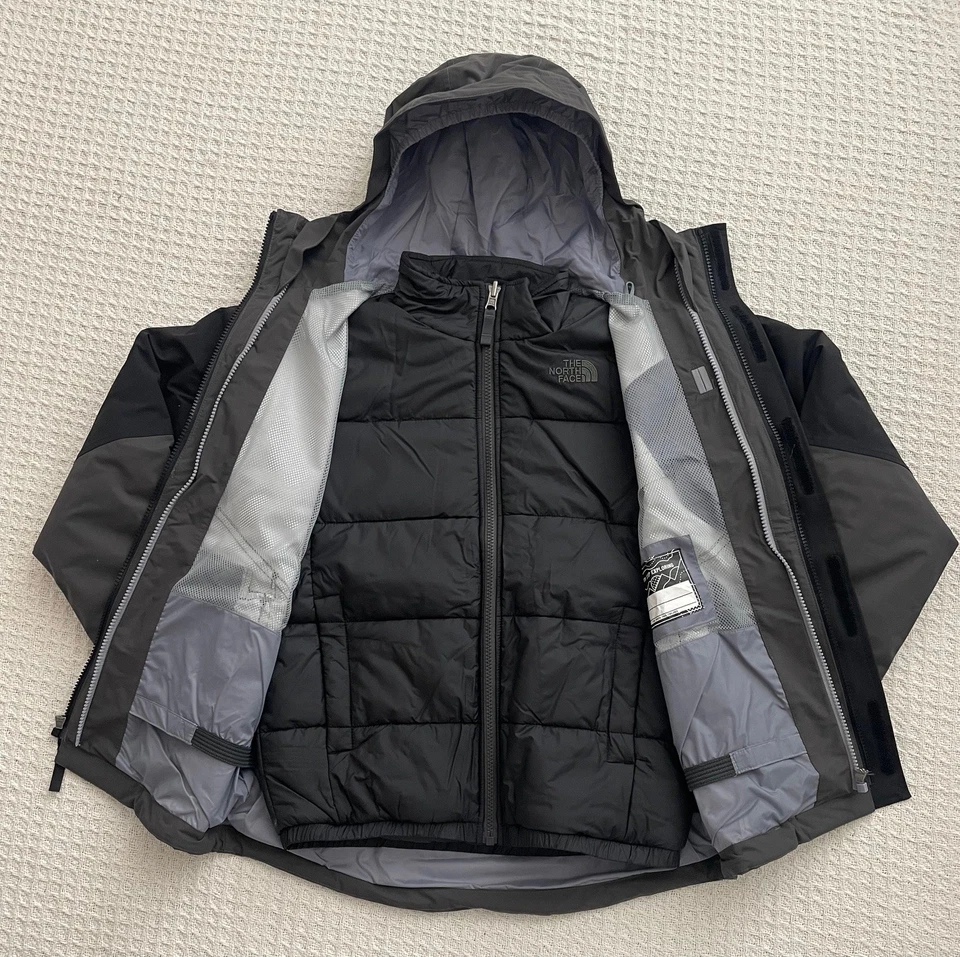 The North Face Boy's Waterproof Boundary Triclimate Winter Jacket -Black/grey -M - Image 4 of 4
