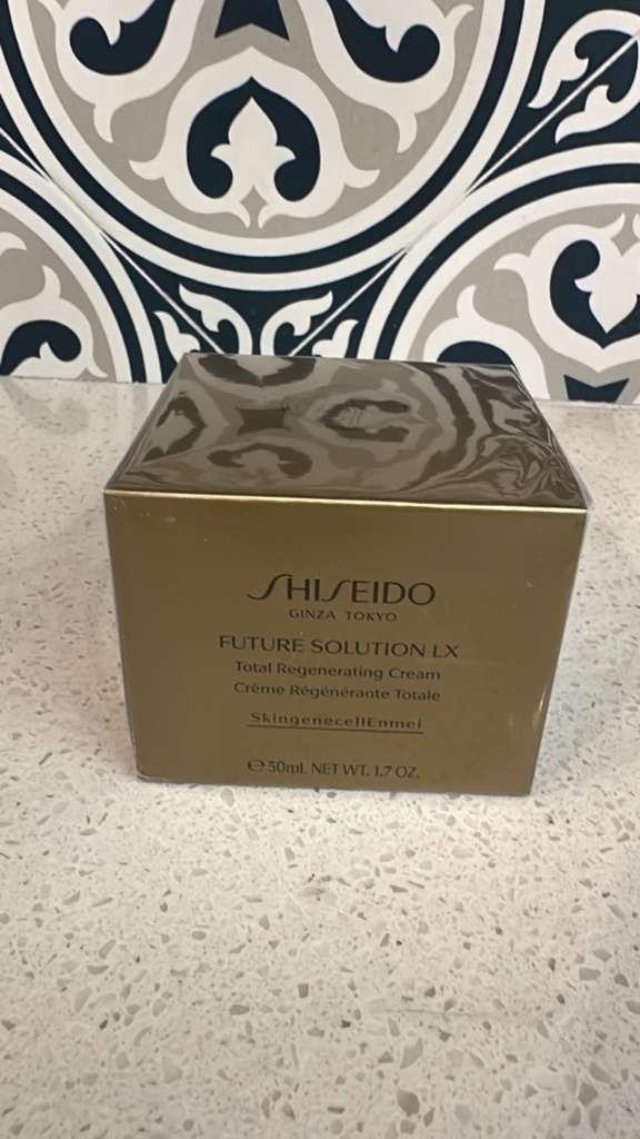 Shiseido Future Solution LX Total Regenerating Cream 1.7 Oz 50ml