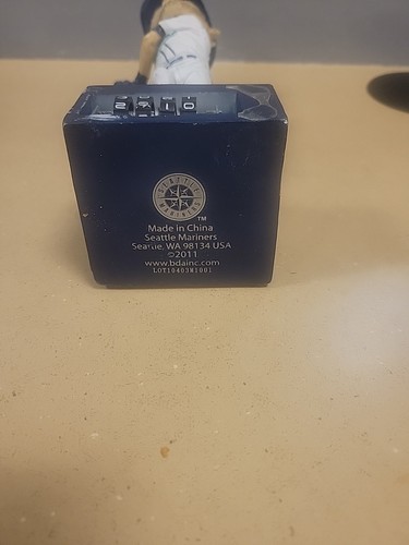 2011 Ichiro Suzuki hit counter bobblehead doll (Missing Front Plate) - Picture 5 of 5