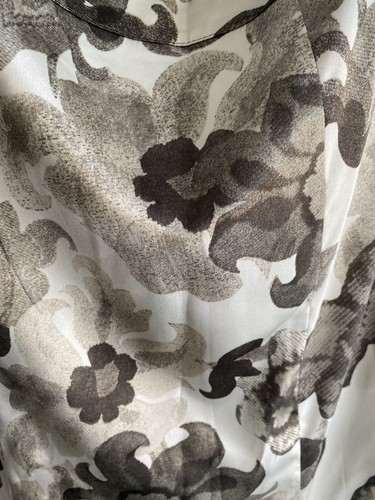 Basler Ladies Beige Grey Floral Fit Flare Skirt Size 14 Silky Fabric - Picture 4 of 9