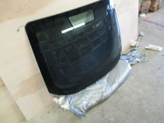 Maserati GranTurismo - Rear Windscreen Glass P/N 68881600