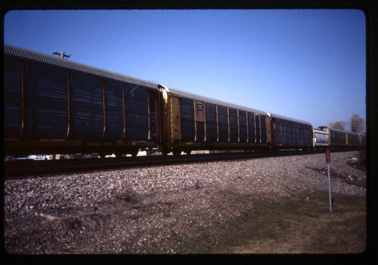 Railroad Slide - Union Pacific ETTX Auto Rack Car Carrier 1993 Lombard ...