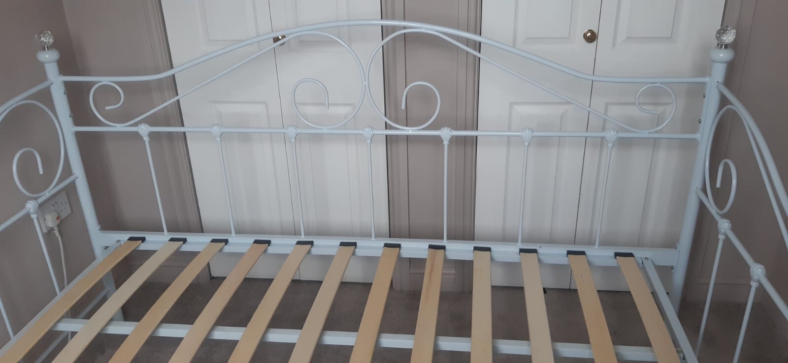 Single white metal day bed Daybed frame with Crystal Finials £130 on