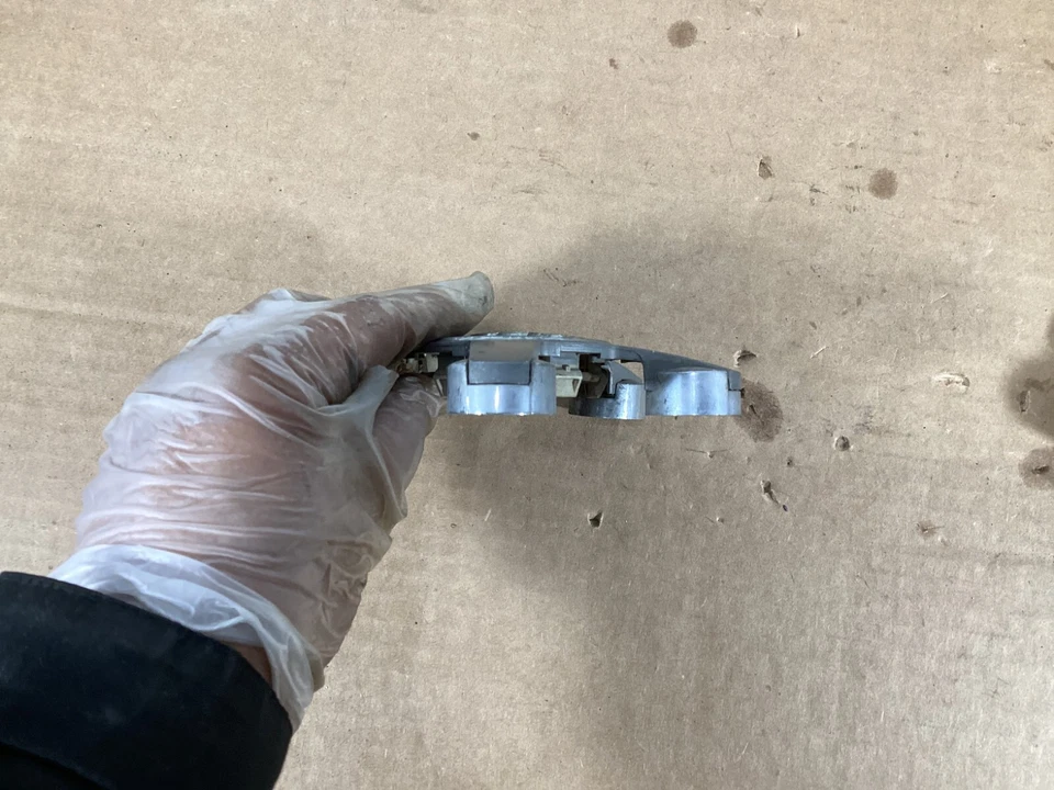 2016 AUDI A3 — центральный колпак колеса 4F0601165N 3 шт от оригинального производителя - Изображение 3 из 4