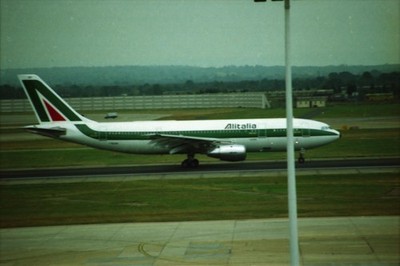 Negativ Airbus A300B4-203 Alitalia 35mm ungerahmt sro-IP4-33