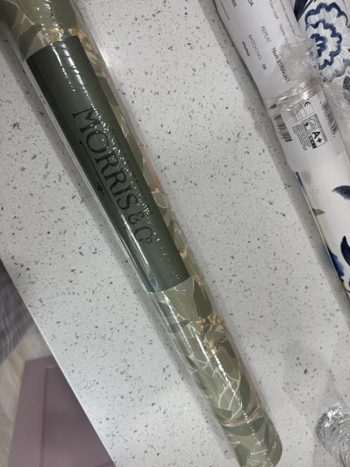 1 Roll of William Morris & Co Arbutus Wallpaper DJA1A7102 Colour Blue/Pink 56 Sq - Image 3 of 4