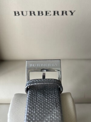 BURBERRY CALFSKIN GRAY/SILVER BAND SWISS WATCH BU1869  display picture 3