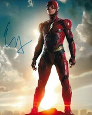 EZRA MILLER signed Autogramm 20x25cm THE FLASH in Person autograph ACOA