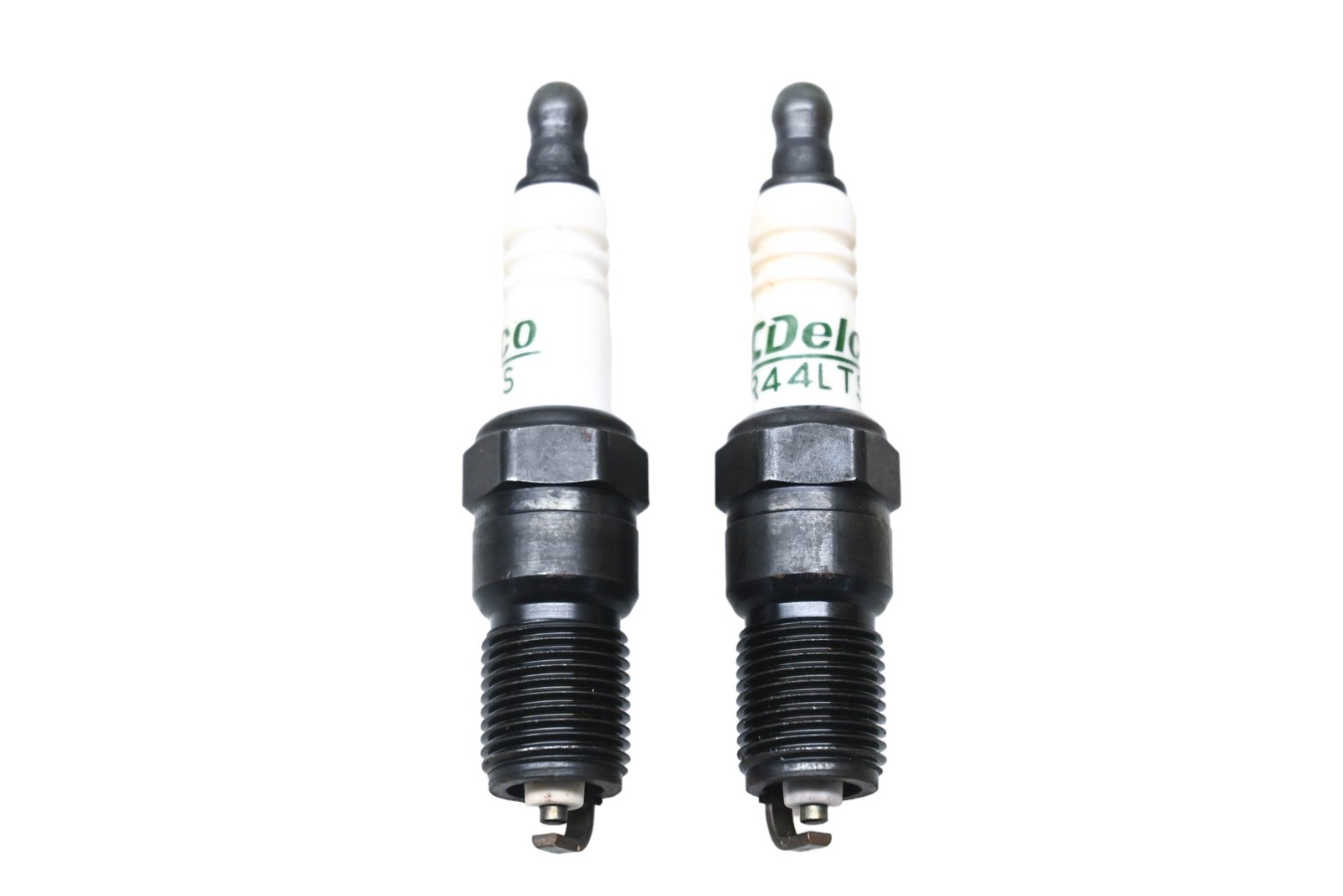 ACDelco R44LTS, 5613611 Spark Plugs Qty 2 NOS