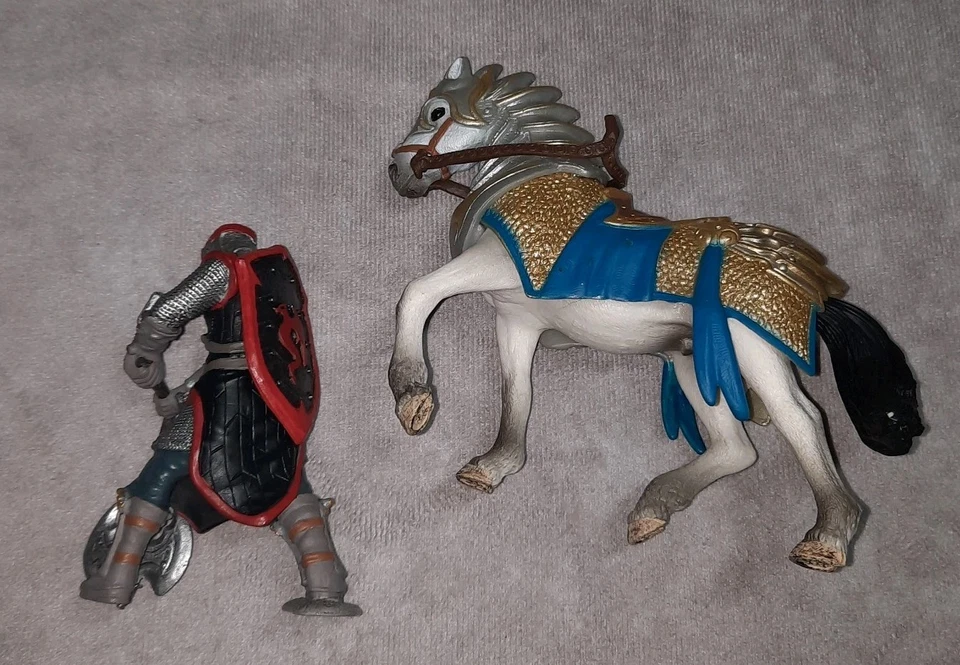 Schleich Dragon Knight Action Figure & Horse - Image 4 of 4