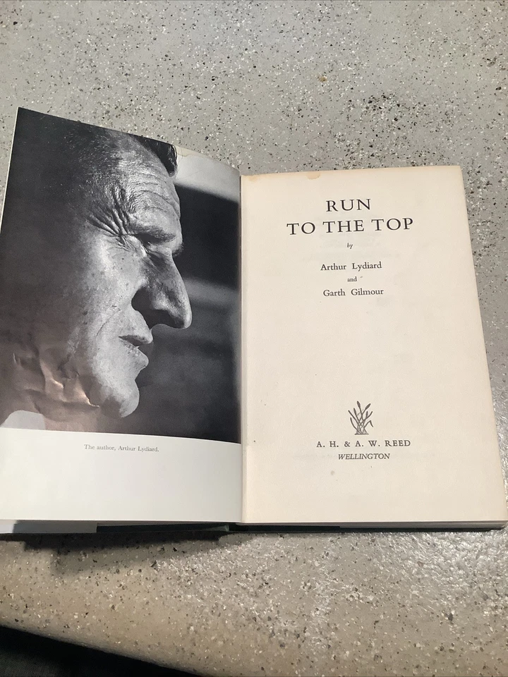 Run to the Top Arthur Lydiard and Garth Gilmour Ultra Rare Hardcover DJ — 第 2/3 张图片