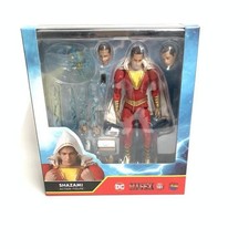 MAFEX101 MAFEX SHAZAM MediCom  18 700152