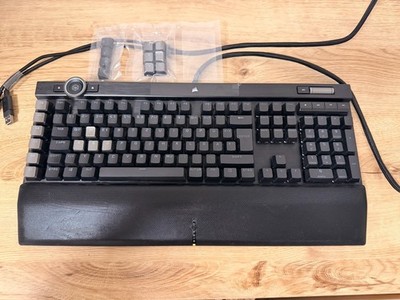 Corsair K100 RGB QWERTZ mechanische Gaming-Tastatur - Schwarz - OHNE OVP