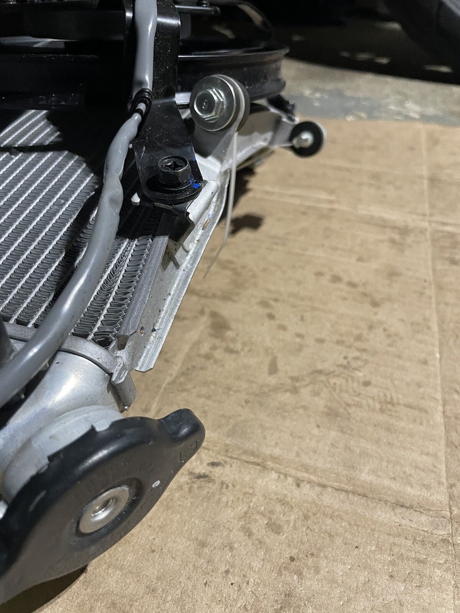 2013-2023 Kawasaki Ninja ZX6R OEM Radiator and Overflow 2013-2023 Kawasaki Ninja ZX6R OEM Radiator and Overflow