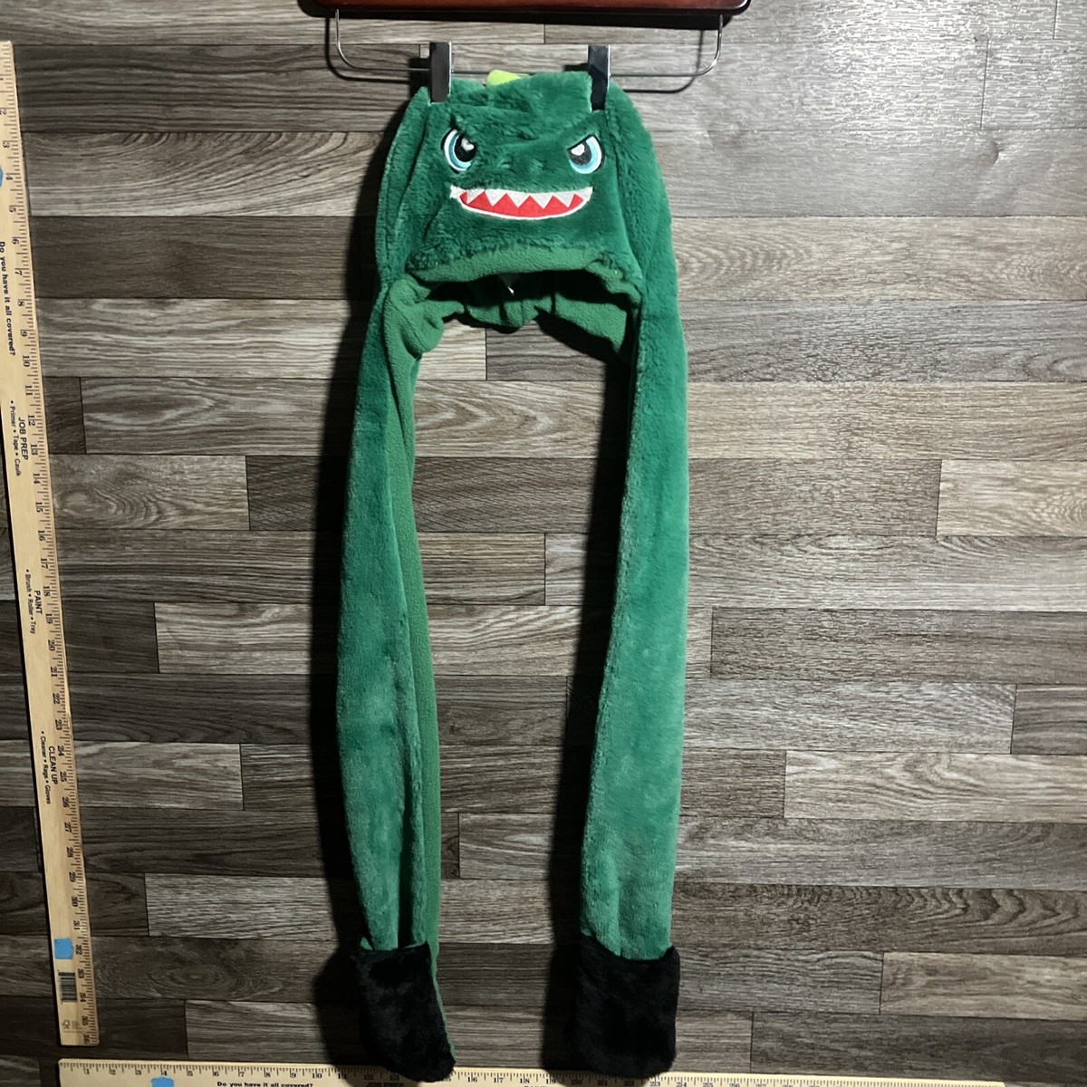 AEROPOSTALE Green DINOSAUR HAT SCARF GLOVES SET GREEN SOFT