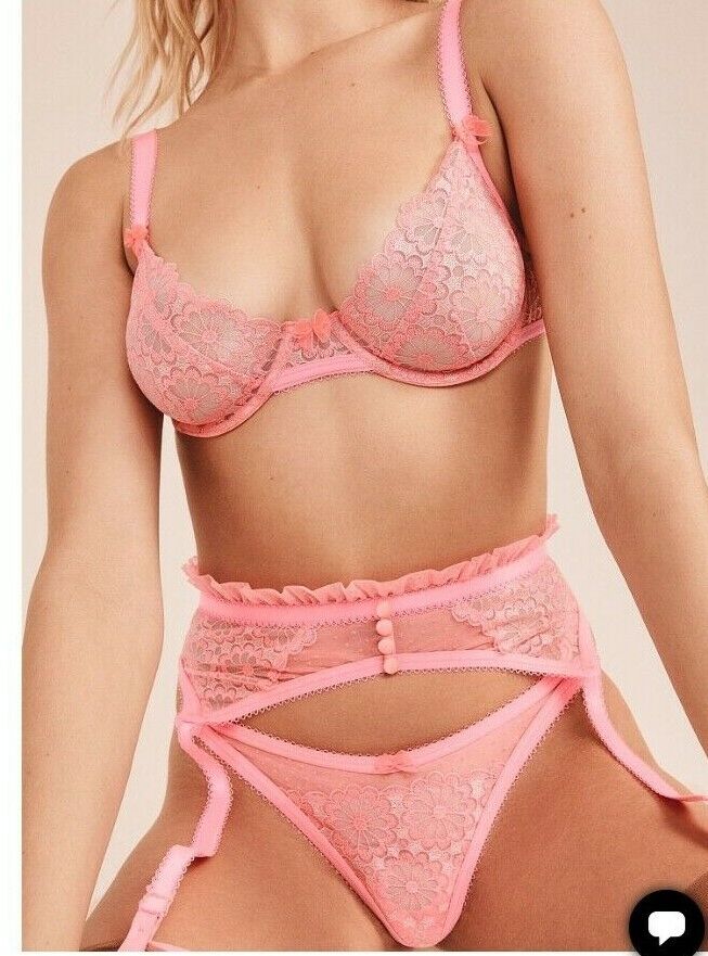 FOR LOVE & LEMONS Medium Victoria's Secret Daisy Lace Scoop Bra & Thong Set NWT