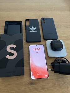 Samsung Galaxy S22 UVP - 256GB -  (Ohne Simlock) (Dual SIM) + Zuberhörpaket