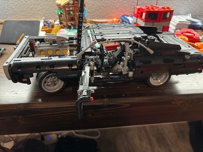 LEGO TECHNIC: Dom's Dodge Charger (42111)
