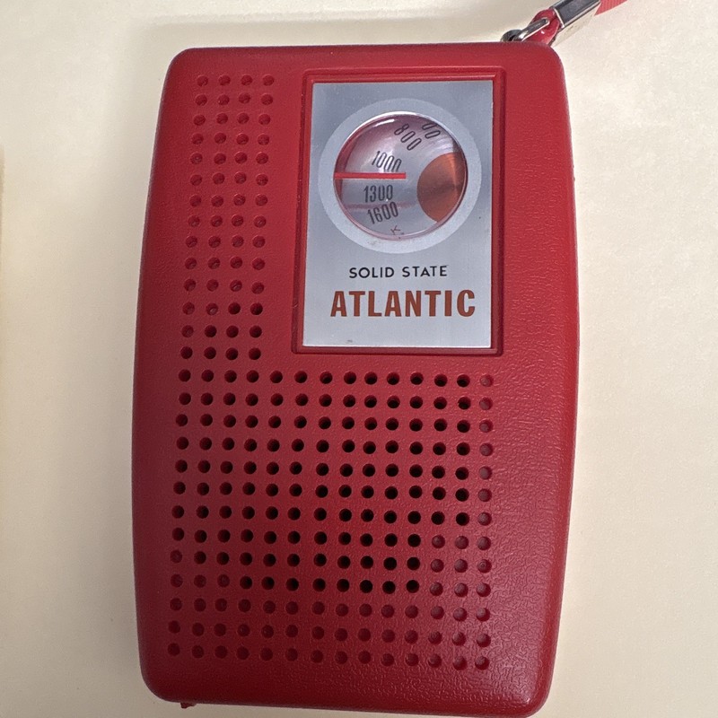 Atlantic Solid State Portable AM Transistor Radio Model Super 6 Red w/ Box