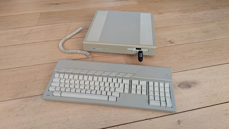 Atari Mega ST 2, 4MB RAM, Rainbow TOS 1.04 DE, Gotek drive - tested, cleaned